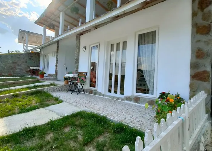 Casutele verzi din Ocnele Mari