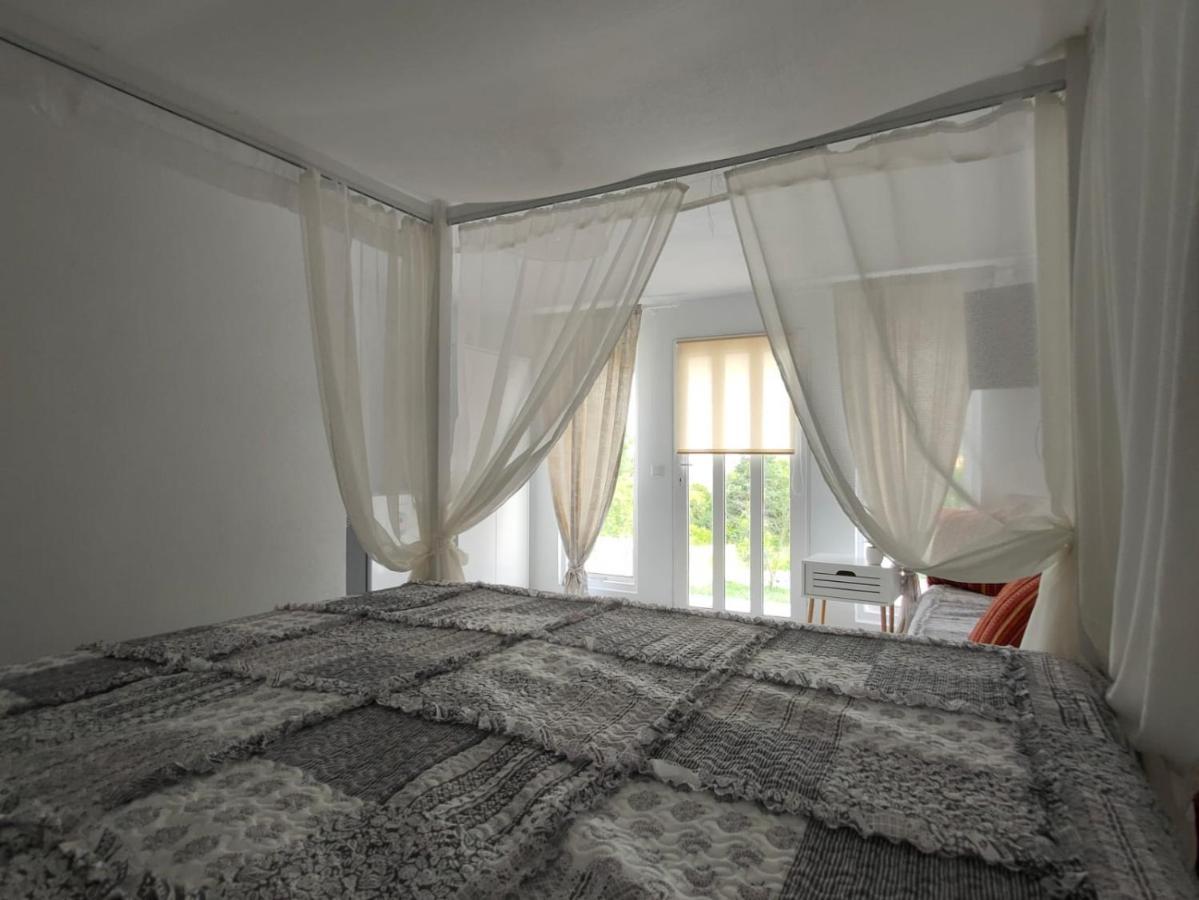 Casutele Verzi Din Camping Ocnele Mari