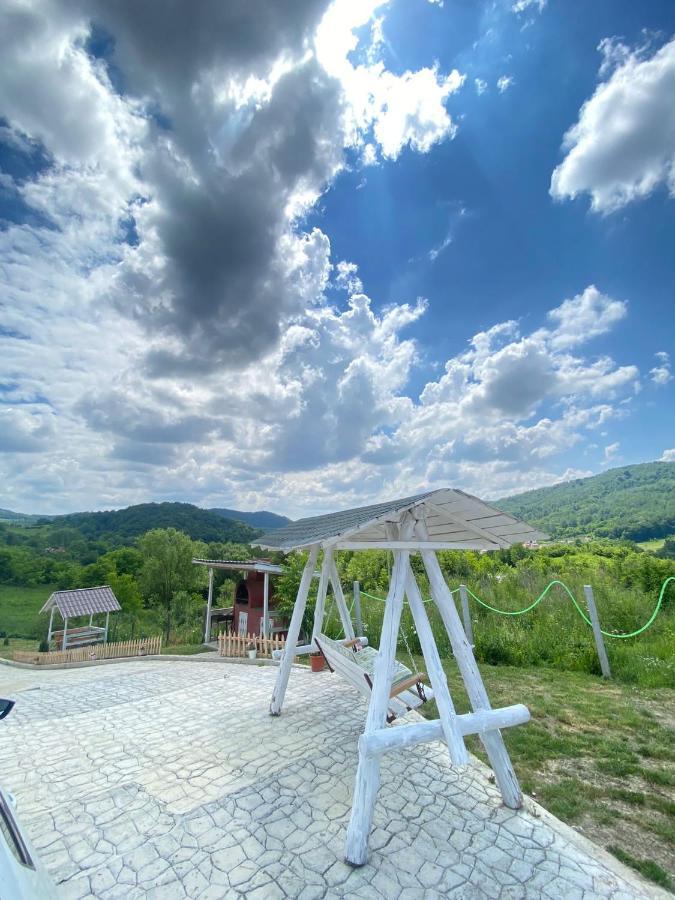 Casutele Verzi Din Camping Ocnele Mari