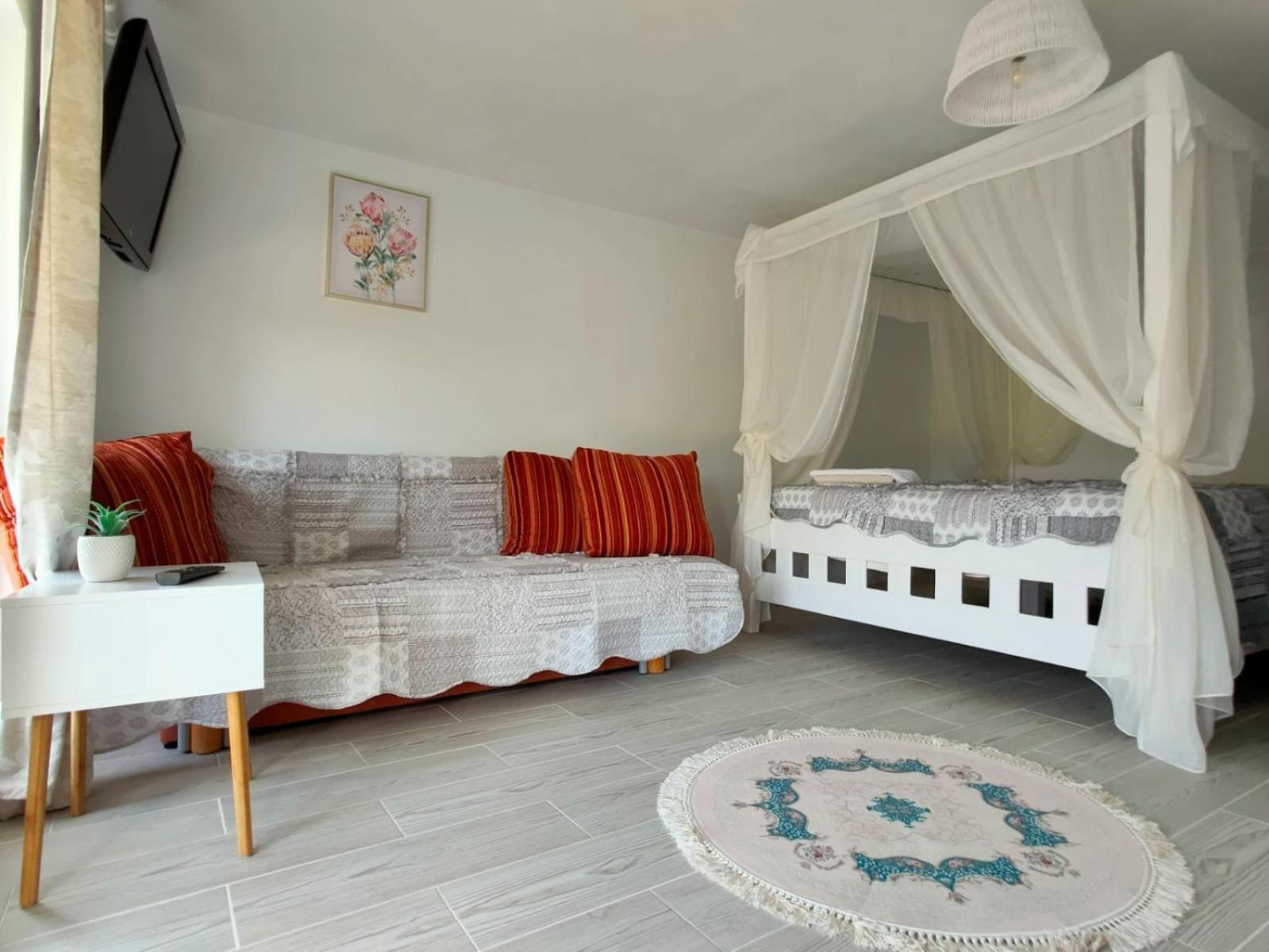 Camping Casutele Verzi Din Ocnele Mari